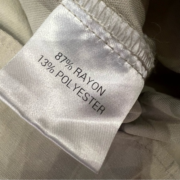 The Frankie Shop
Long Sleeve Button-Up Top
Size: M - Picture 14 of 14